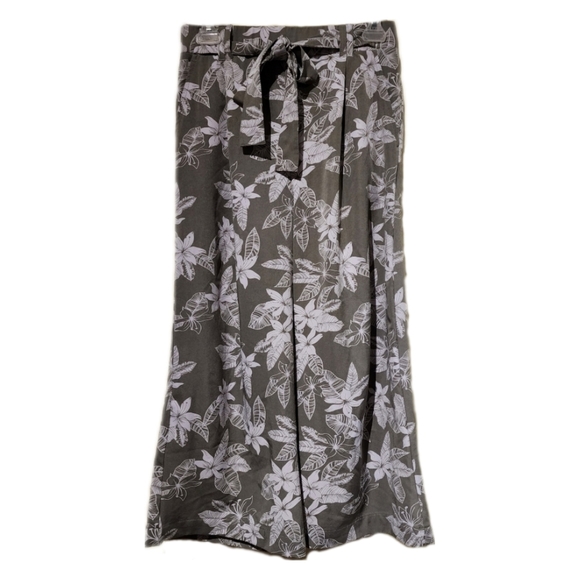 Streetwear Society Pants - 💙 EUC Floral Wide Leg Pants